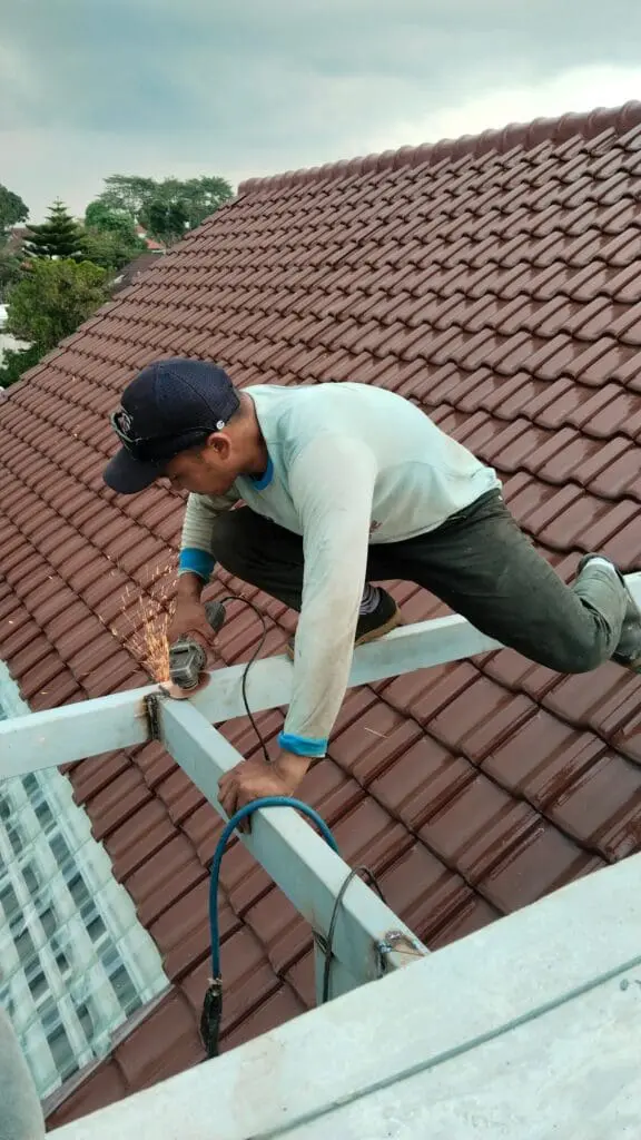 Installation of a new roof